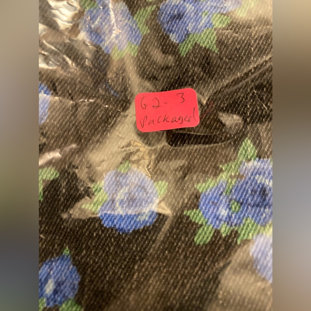 Forever 21 Women 27 Blue Flowers Floral Denim Black Short Shorts Low-Rise Cuffed - Picture 7 of 7